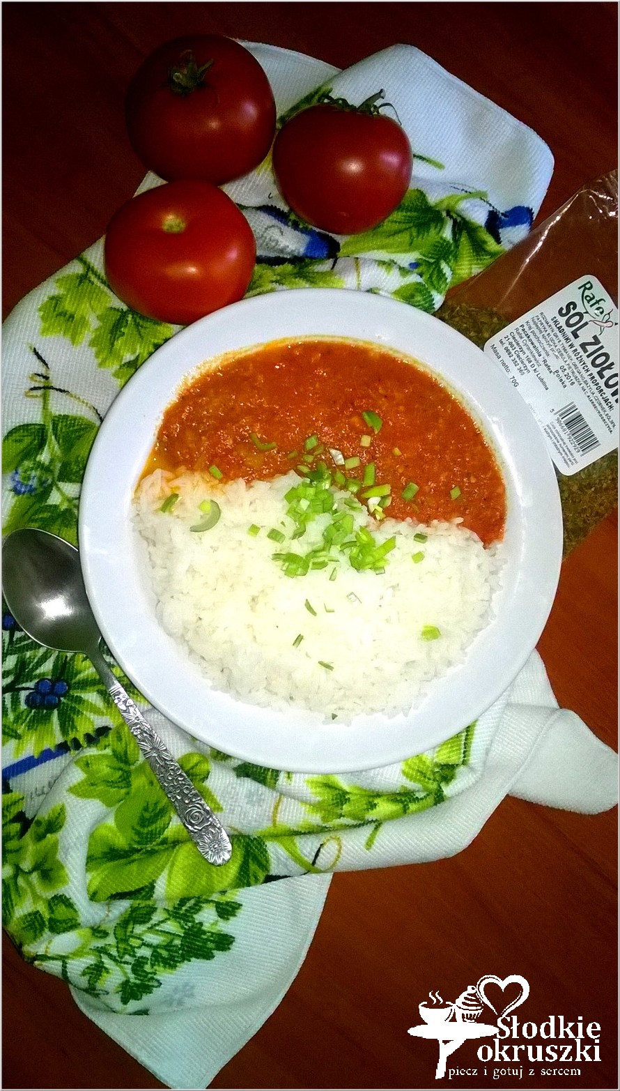 Ryż z pomidorowym sosem ziołowy. Obiad