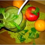 Zielone smoothie pełne zdrowia. Seler naciowy + jabłko + mandarynka + roszponka