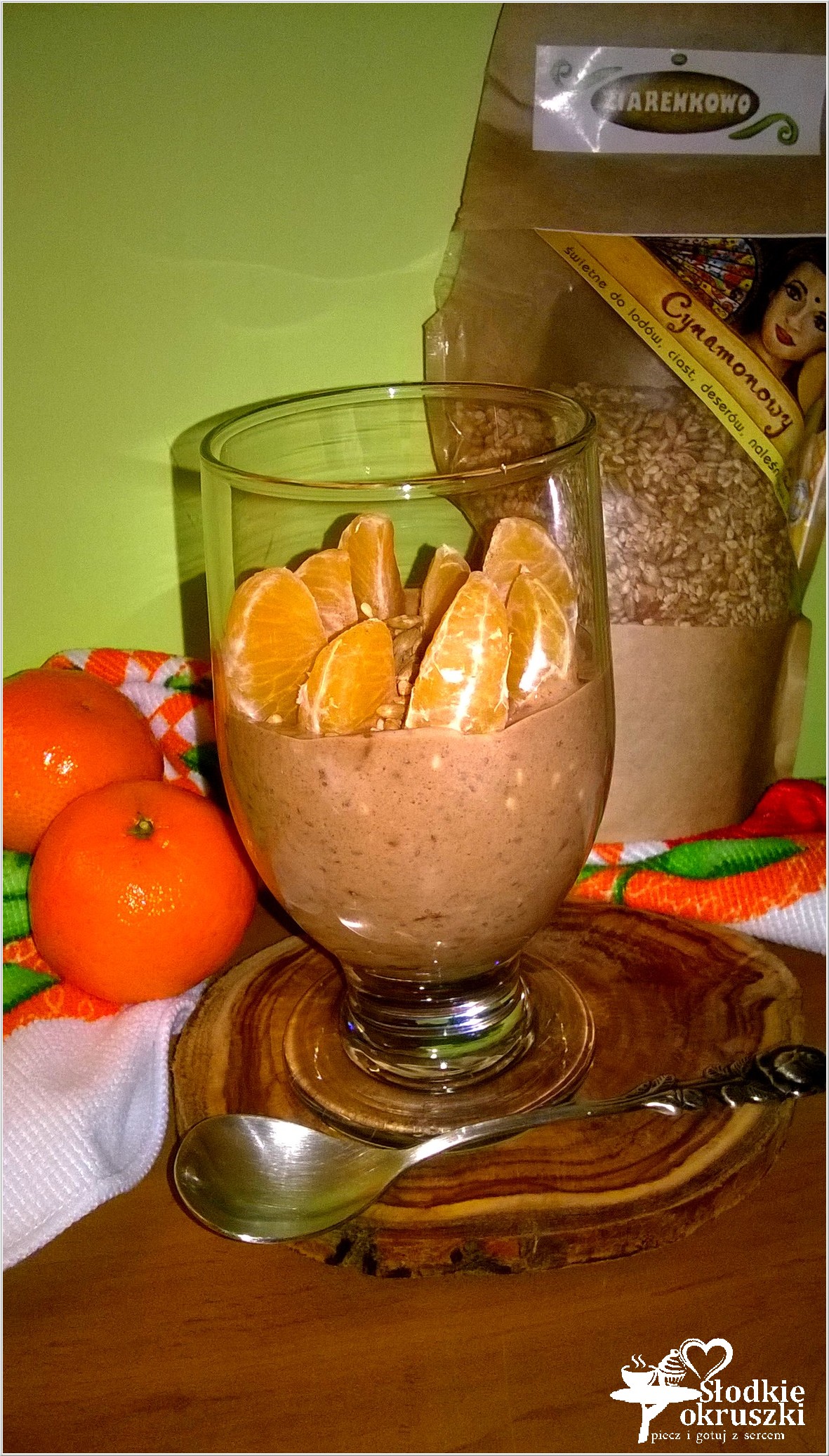 Lekki pudding czekoladowy z mandarynkami i ziarenkami (3)