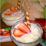 Pudding ryżowy z truskawkami