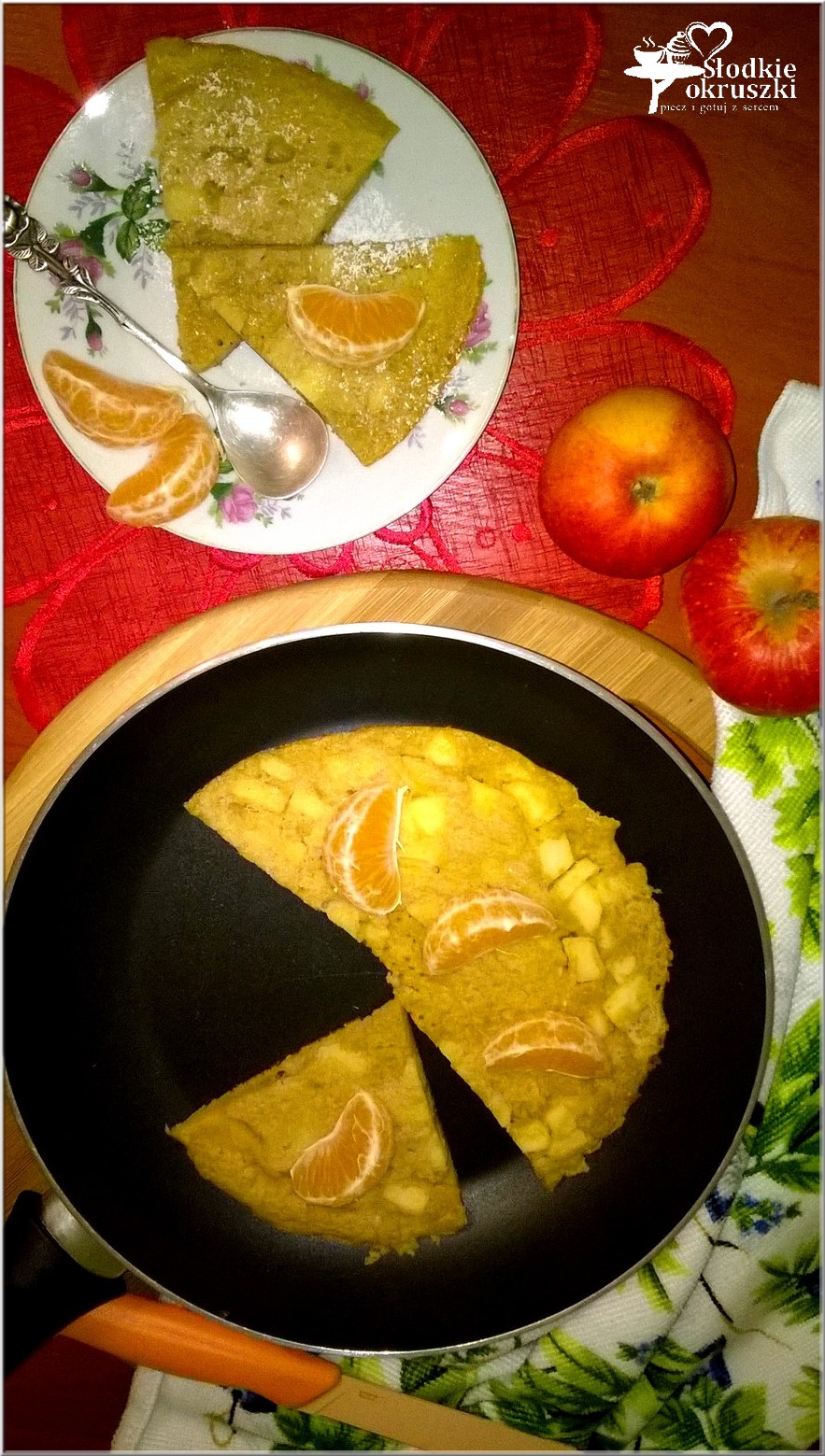 dyniowy-omlet-z-cynamonowym-jablkiem-na-mace-ryzowej-3