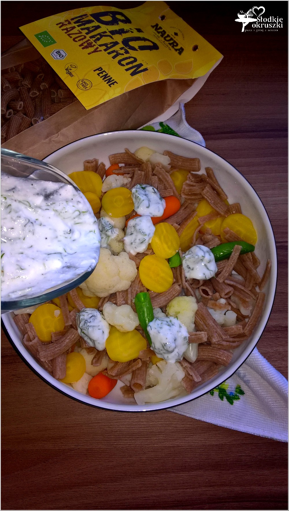 salatka-warzywno-makaronowa-w-lekkim-koperkowym-sosie-2