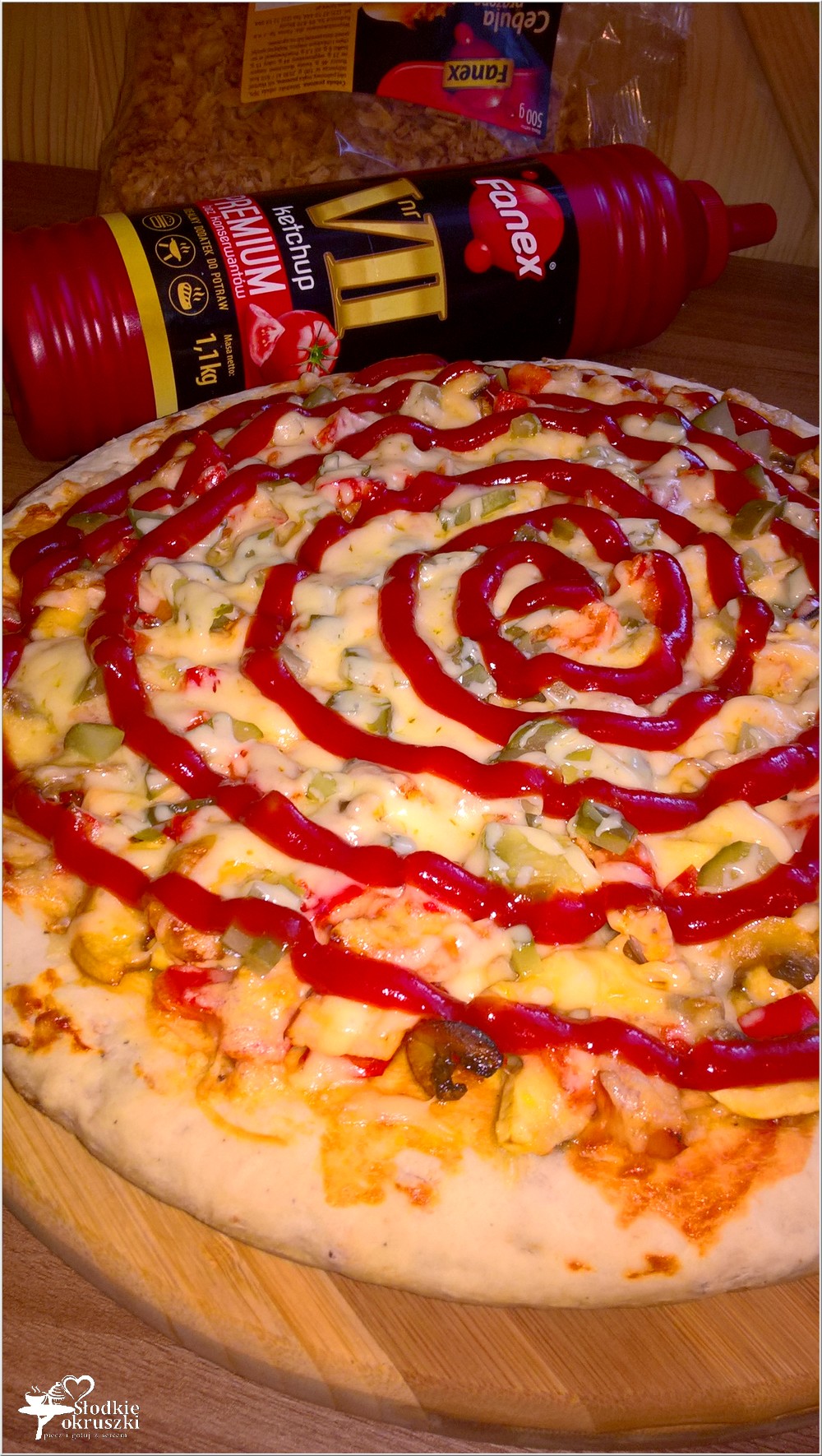 Pizza na cieście z prażoną cebulką