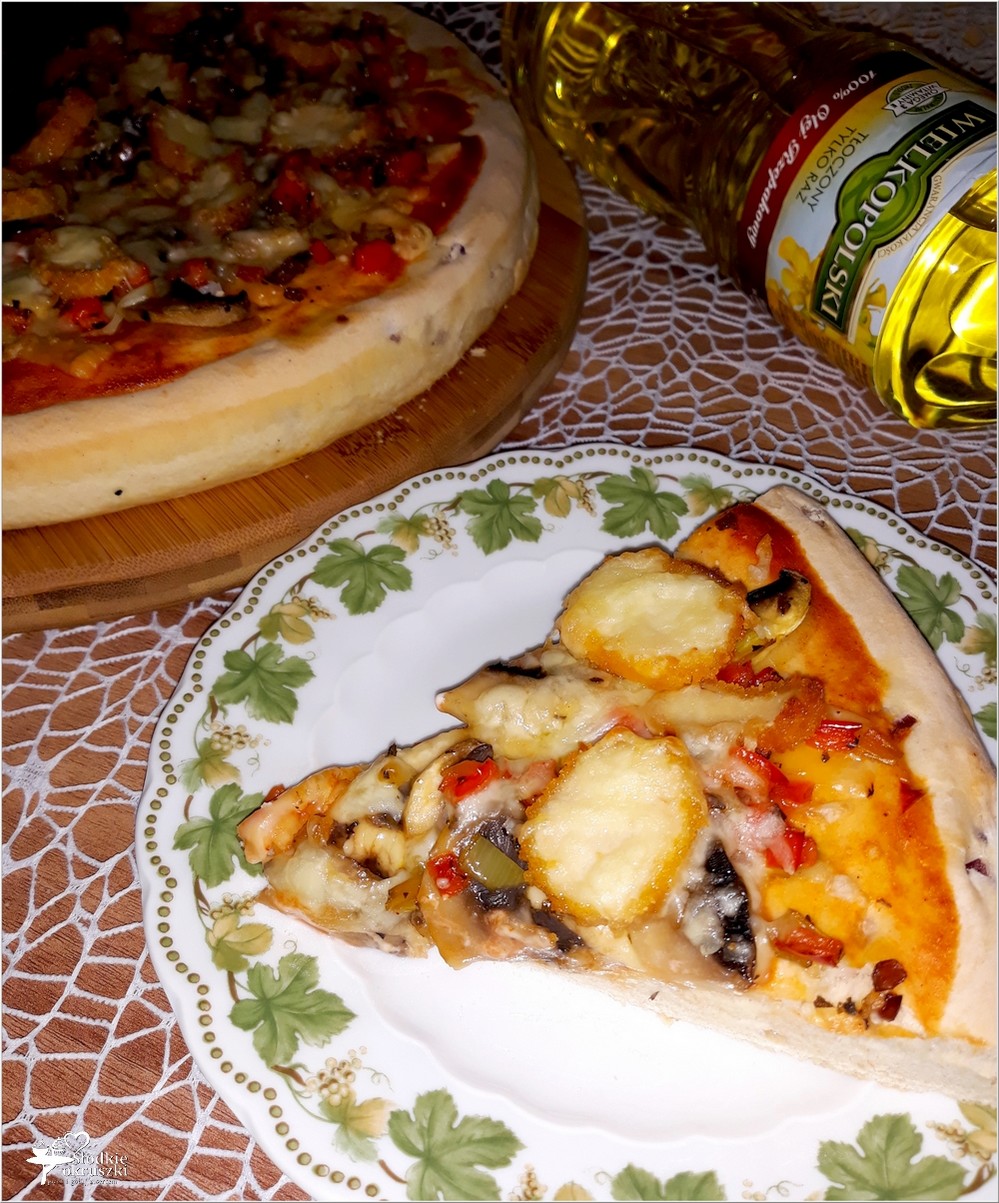 Pizza z nuggetsami na grubym cebulowym cieście (2)