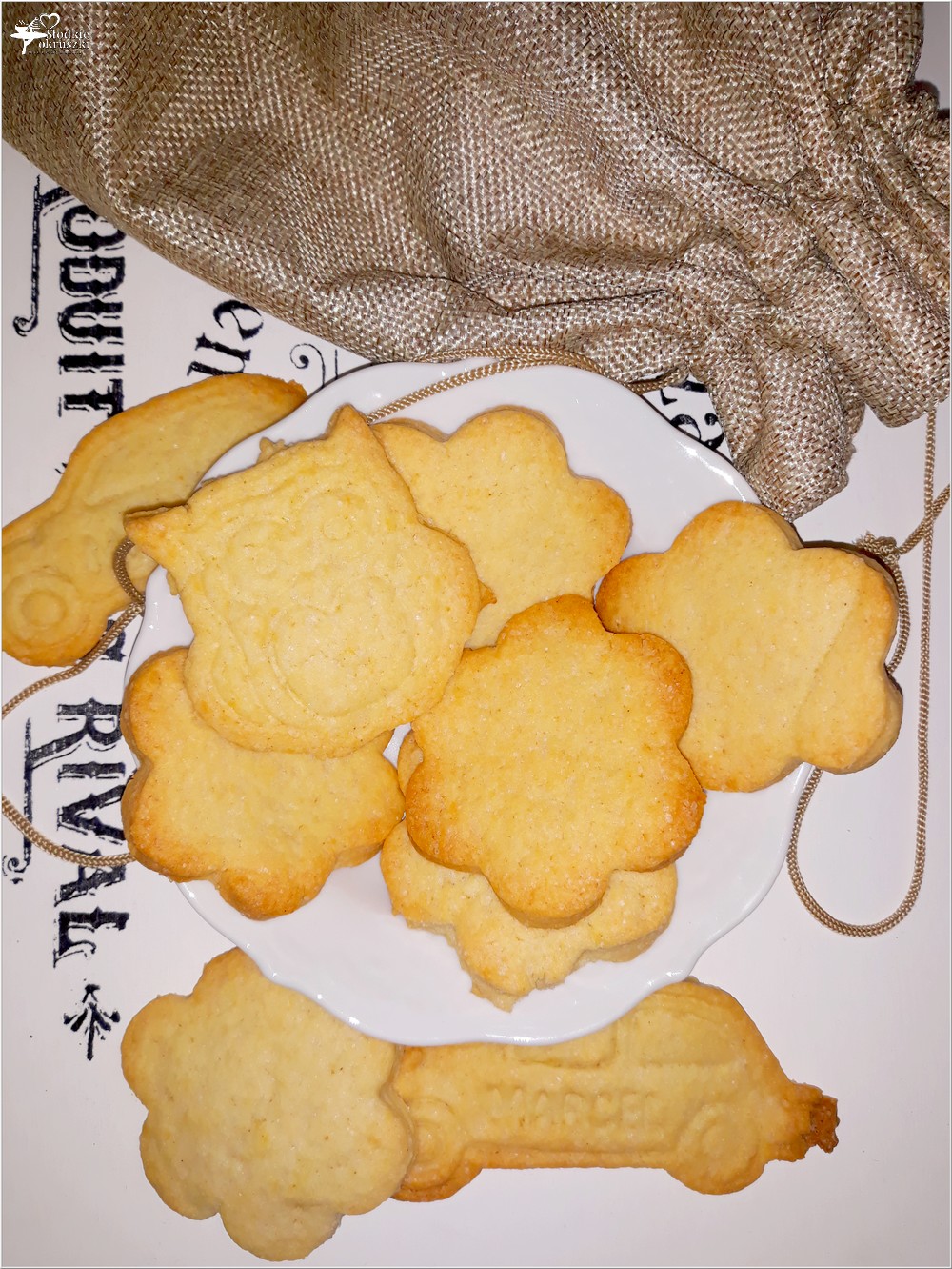 Szybkie waniliowe ciasteczka (wycinane przez dzieci) (1)
