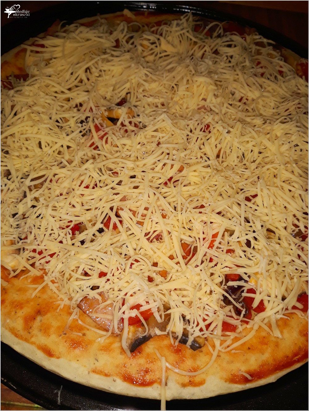 domowa pizza etap przygotowań pizzy