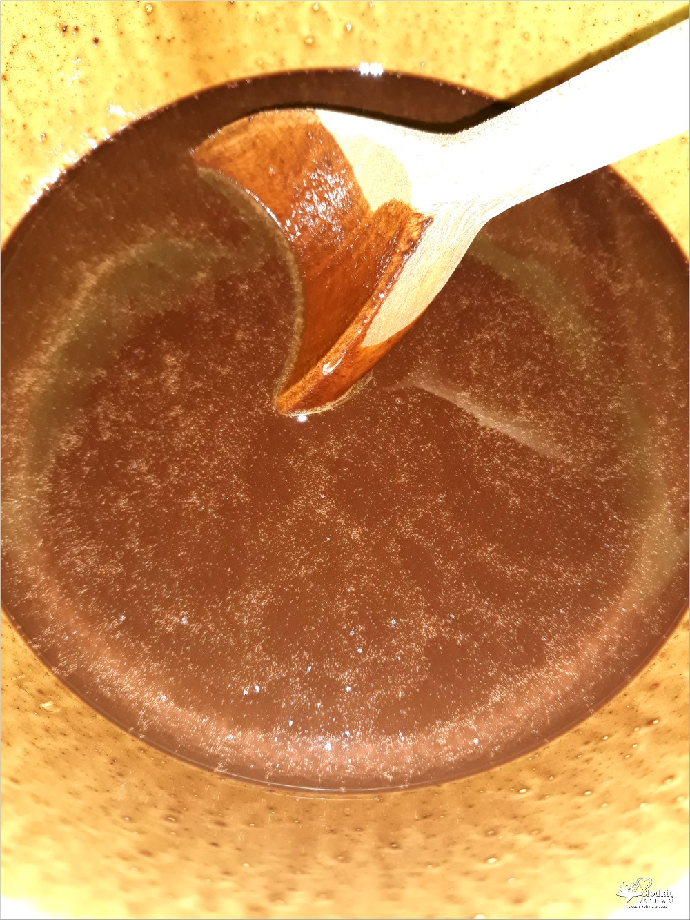 Domowe czekoladki z kandyzowanym ananasem | Słodkie okruszki