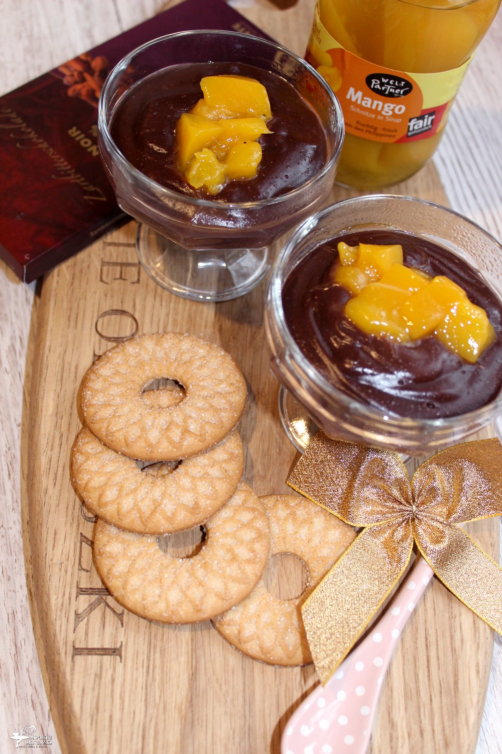 Mocno czekoladowy deser z mango – najłatwiejszy | Słodkie okruszki