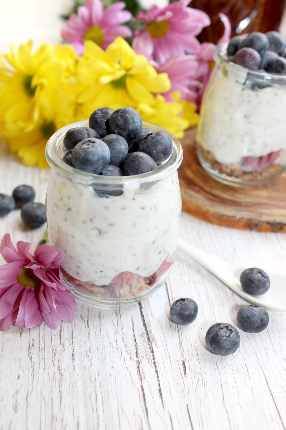 Jogurty idealne na diecie i lekki pudding chia z borówkami | Słodkie okruszki