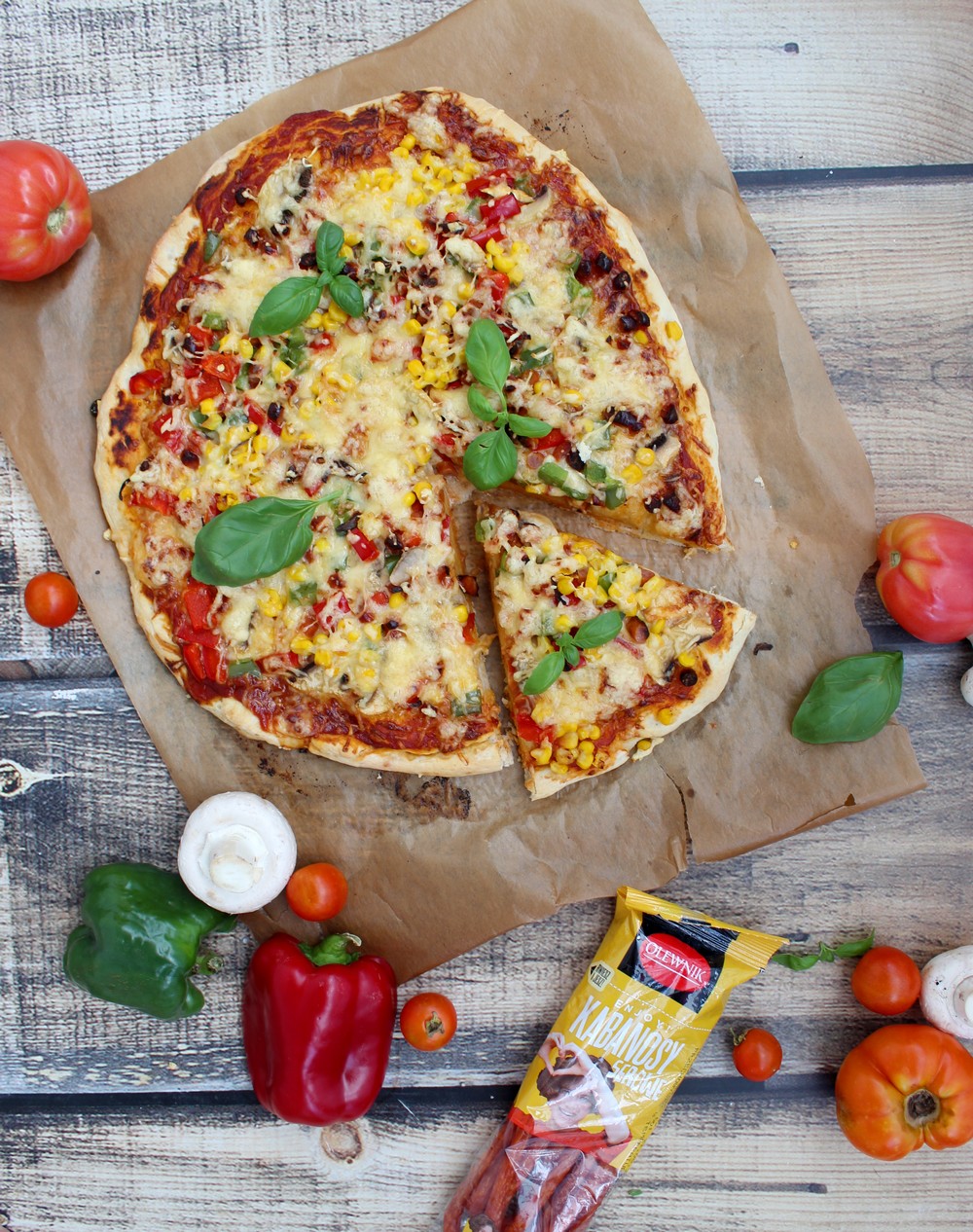 Pizza na bogato – domowa pizza na dużą blachę | Słodkie okruszki