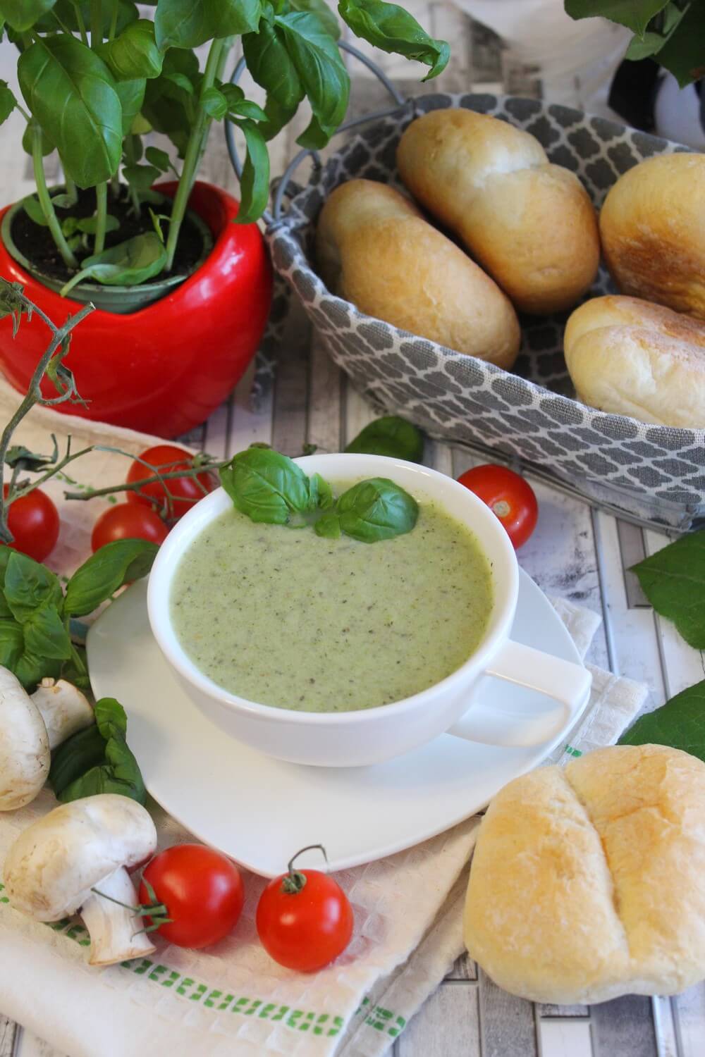 Lekka pietruszkowo-pieczarkowa zupa krem | Słodkie okruszki