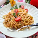 Spaghetti z tuÅ„czykiem i czerwonym pesto