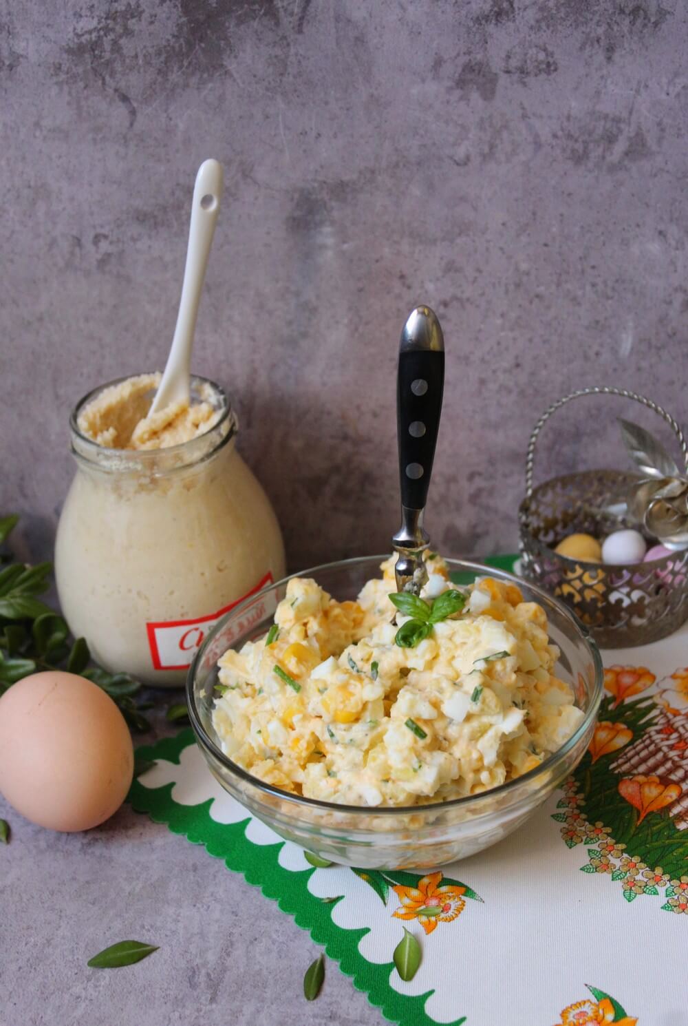 Wielkanocna sałatka z chrzanem i kukurydzą | Słodkie okruszki