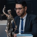 Czym siÄ™ zajmuje adwokat i czy rÃ³Å¼ni siÄ™ od prawnika?